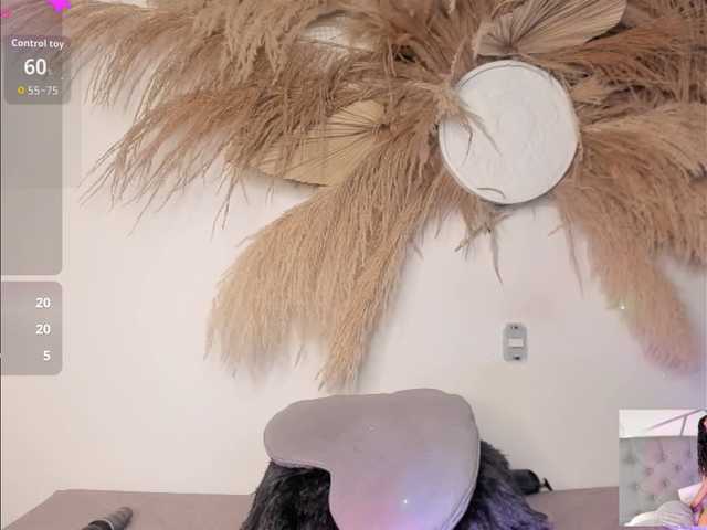 EMMAAA-STOONEE live cam on BongaCams