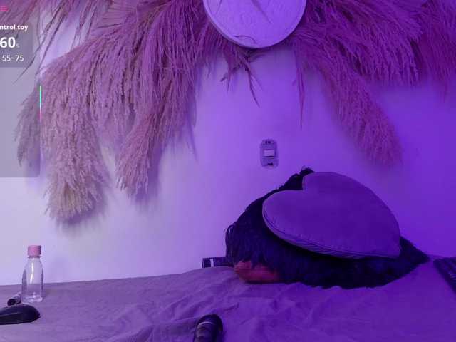 EMMAAA-STOONEE live cam on BongaCams