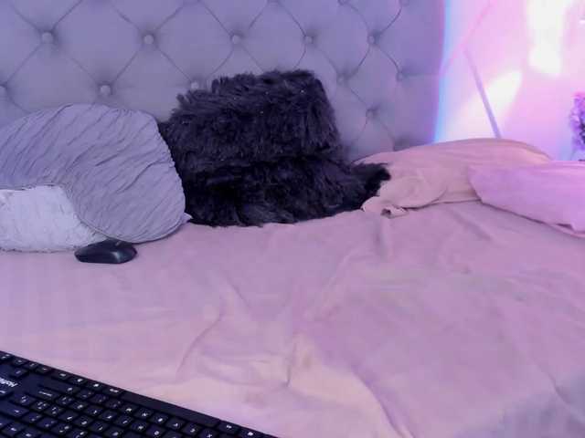 EMMAAA-STOONEE live cam on BongaCams