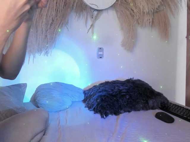 EMMAAA-STOONEE live cam on BongaCams