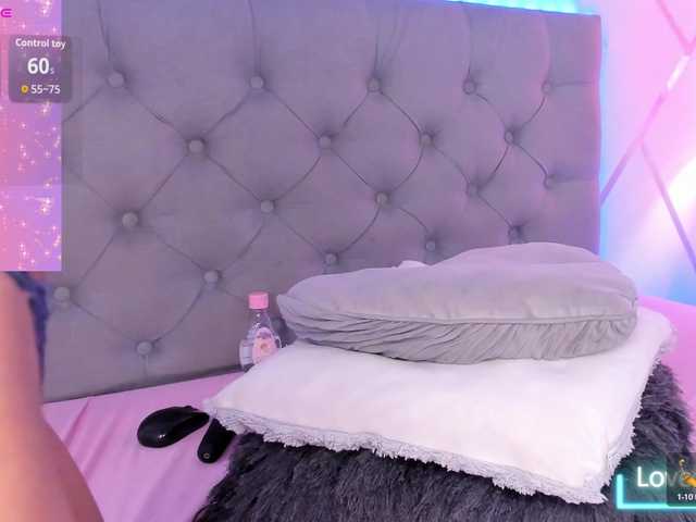 EMMAAA-STOONEE live cam on BongaCams