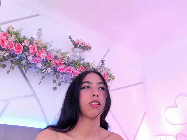 EMMAAA-STOONEE live cam on BongaCams