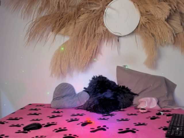 EMMAAA-STOONEE live cam on BongaCams