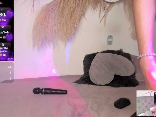 EMMAAA-STOONEE live cam on BongaCams