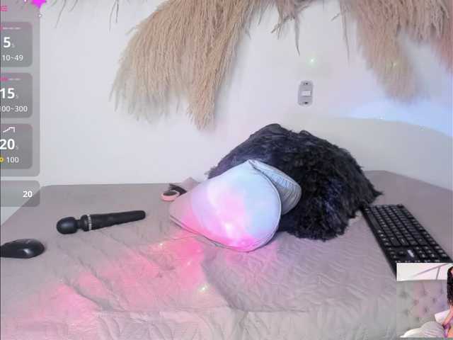 EMMAAA-STOONEE live cam on BongaCams