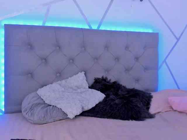 EMMAAA-STOONEE webcam