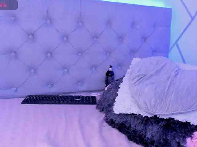 EMMAAA-STOONEE webcam