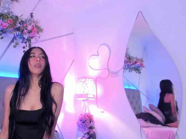EMMAAA-STOONEE webcam