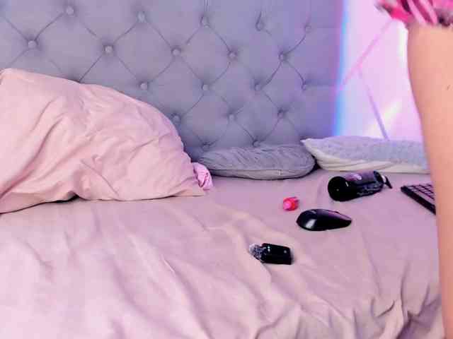 EMMAAA-STOONEE Live Webcam on BongaCams