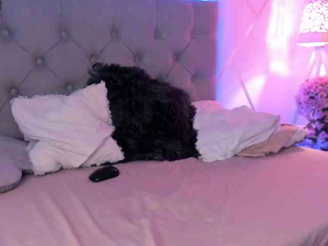 EMMAAA-STOONEE webcam