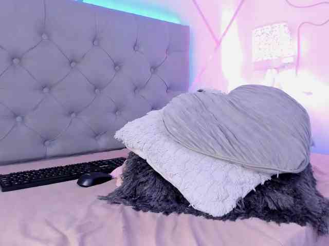 EMMAAA-STOONEE webcam