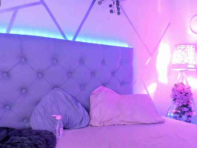 EMMAAA-STOONEE webcam