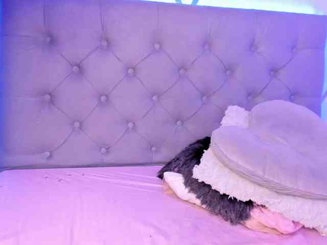 EMMAAA-STOONEE webcam