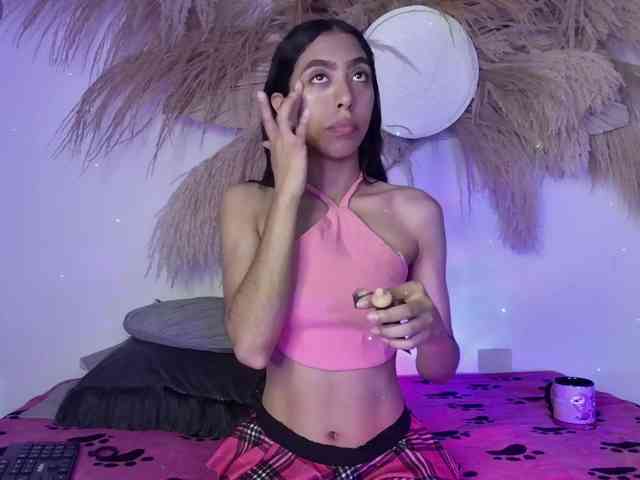 EMMAAA-STOONEE webcam