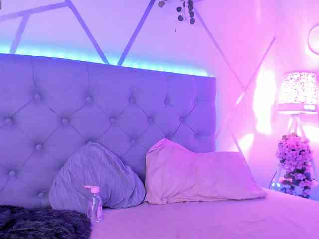EMMAAA-STOONEE webcam