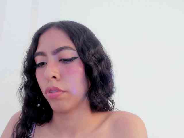EMMAAA-STOONEE webcam