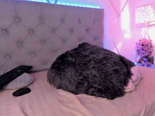 EMMAAA-STOONEE webcam