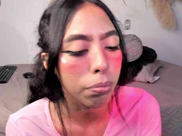 EMMAAA-STOONEE webcam