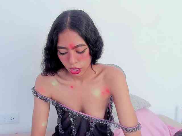 EMMAAA-STOONEE webcam