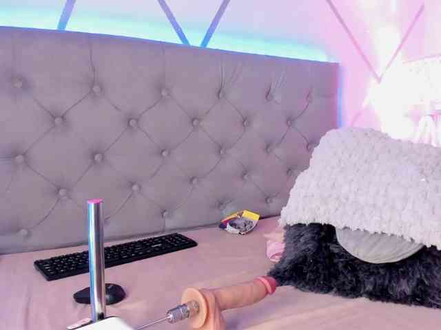 EMMAAA-STOONEE webcam