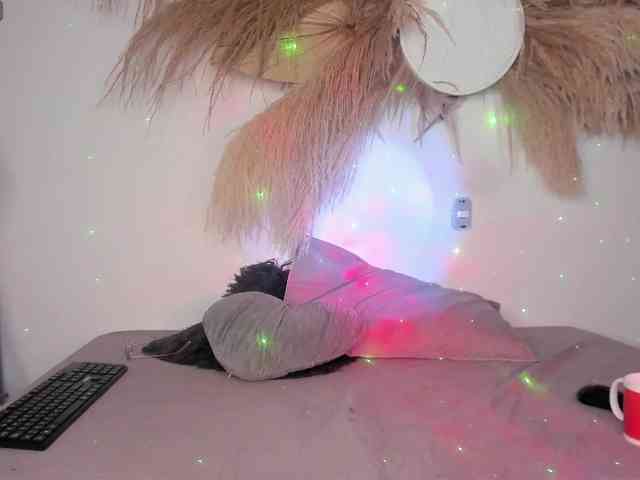 EMMAAA-STOONEE