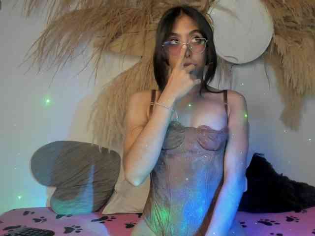EMMAAA-STOONEE