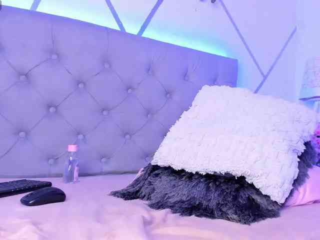 EMMAAA-STOONEE webcam