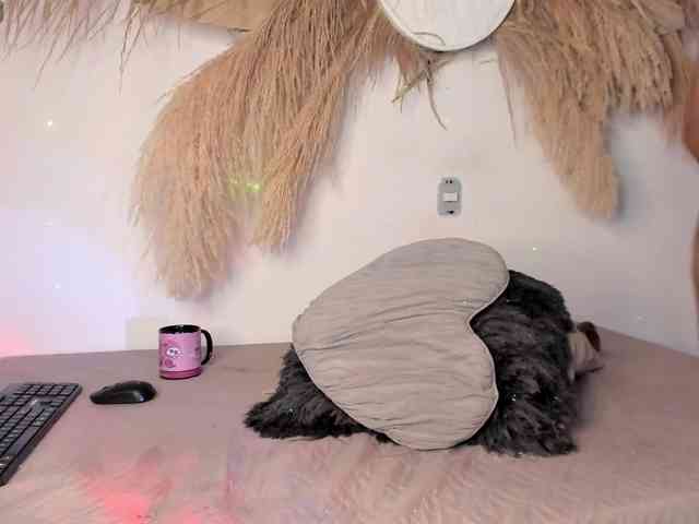 EMMAAA-STOONEE webcam