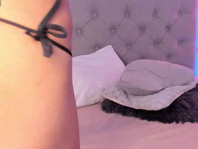 EMMAAA-STOONEE webcam