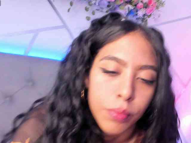 EMMAAA-STOONEE webcam