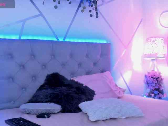 EMMAAA-STOONEE webcam