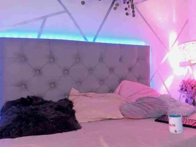 EMMAAA-STOONEE webcam