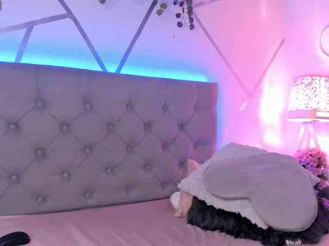 EMMAAA-STOONEE webcam