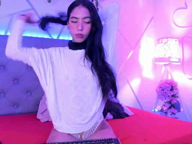 EMMAAA-STOONEE webcam