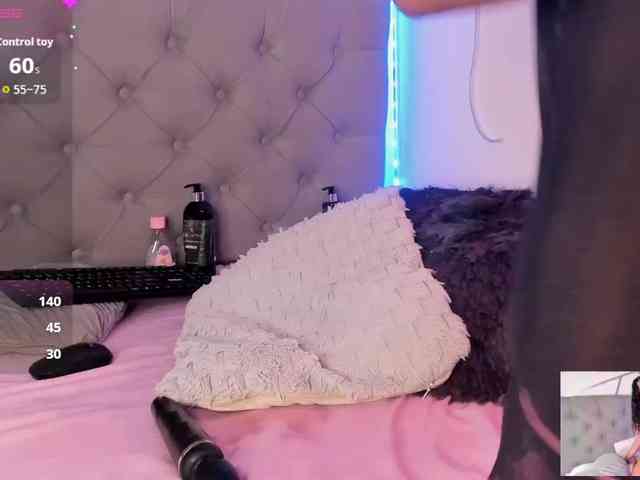 EMMAAA-STOONEE Live Webcam on BongaCams