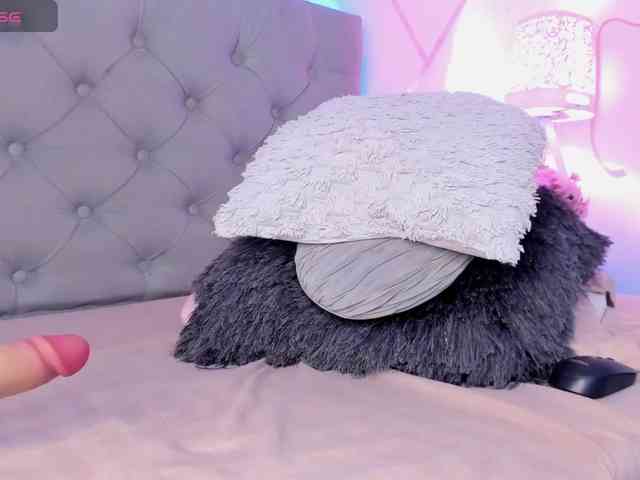 EMMAAA-STOONEE webcam