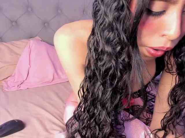 EMMAAA-STOONEE webcam