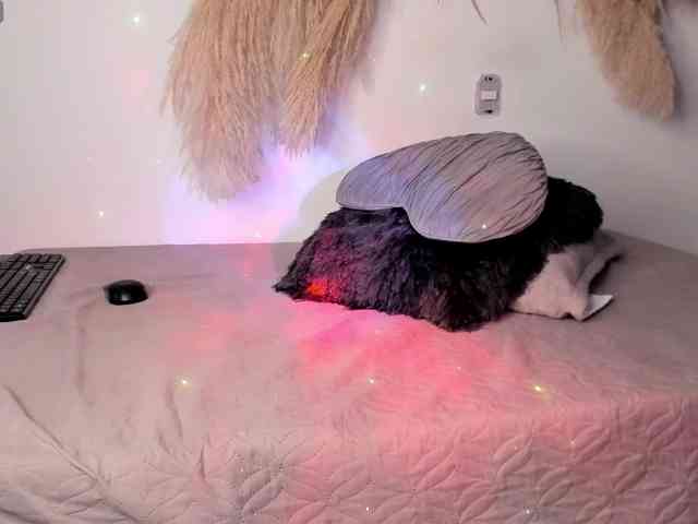 EMMAAA-STOONEE webcam