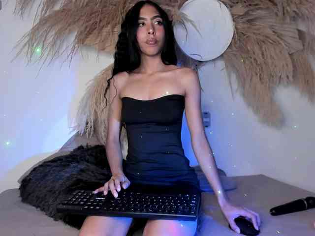 EMMAAA-STOONEE webcam