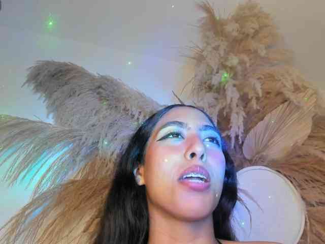 EMMAAA-STOONEE webcam