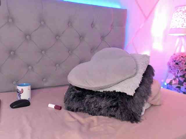 EMMAAA-STOONEE webcam