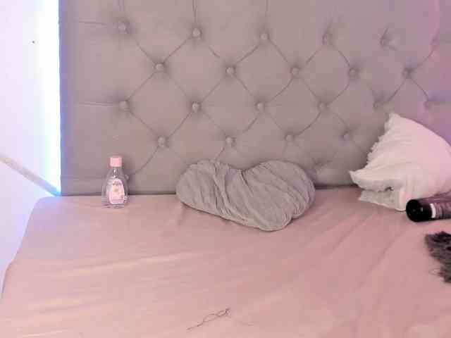 EMMAAA-STOONEE webcam