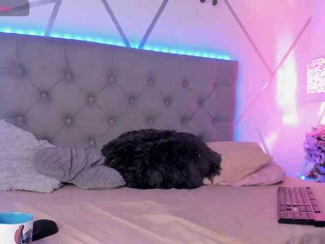 EMMAAA-STOONEE webcam