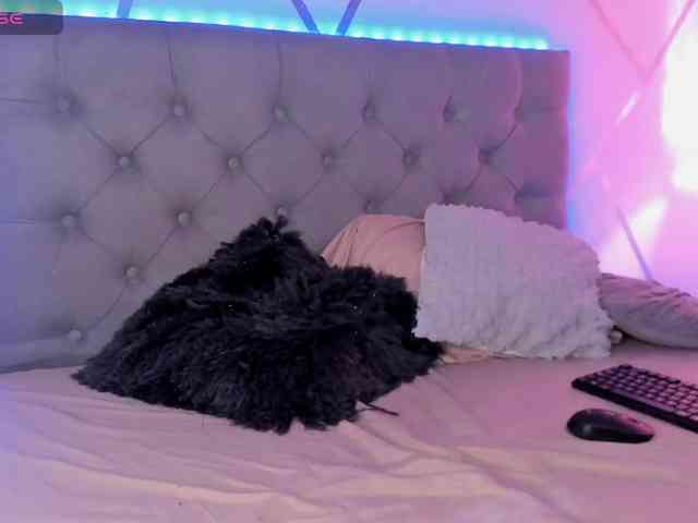 EMMAAA-STOONEE webcam