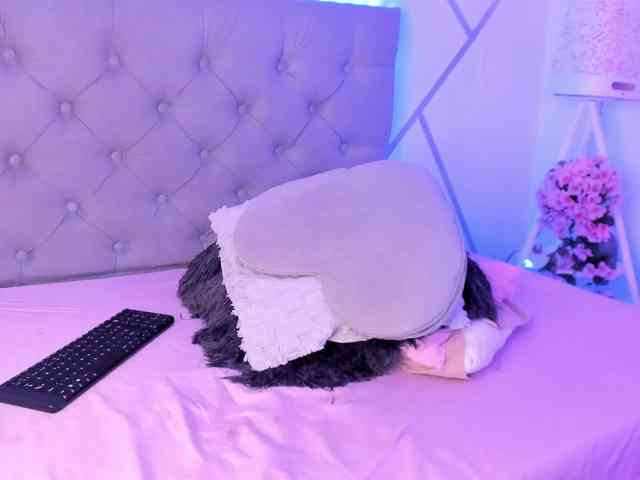 EMMAAA-STOONEE webcam