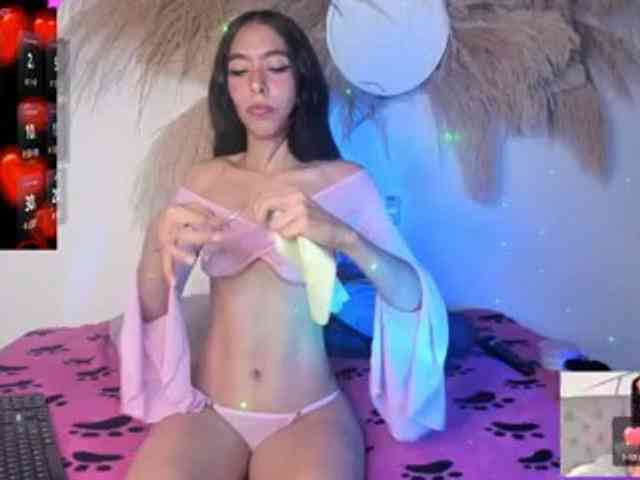 EMMAAA-STOONEE webcam
