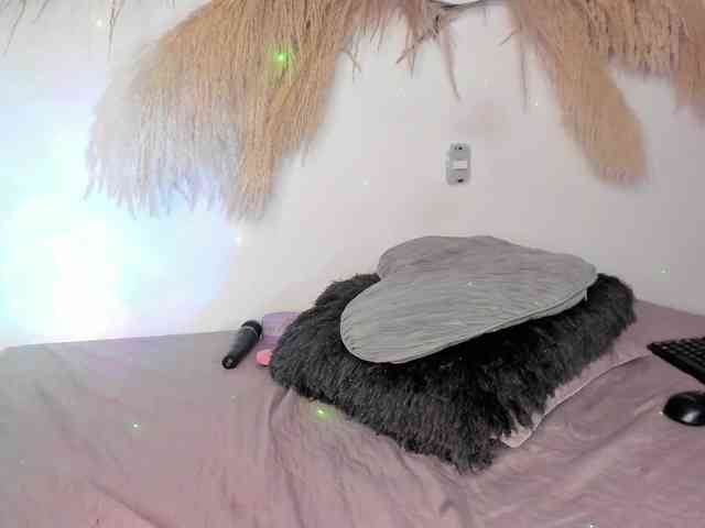 EMMAAA-STOONEE webcam