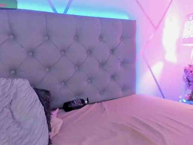 EMMAAA-STOONEE webcam