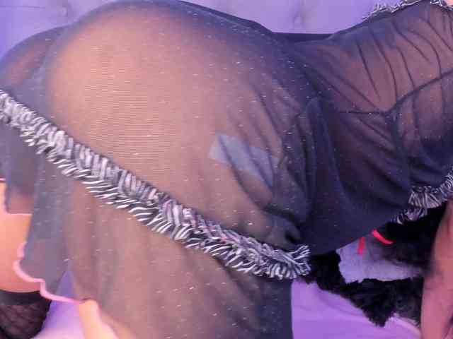 EMMAAA-STOONEE webcam