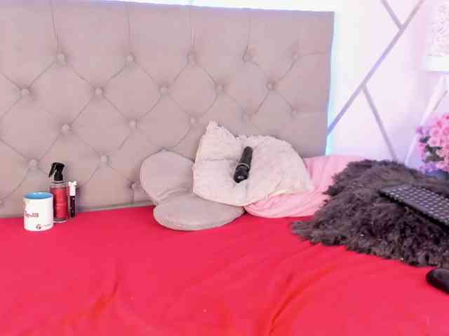 EMMAAA-STOONEE webcam